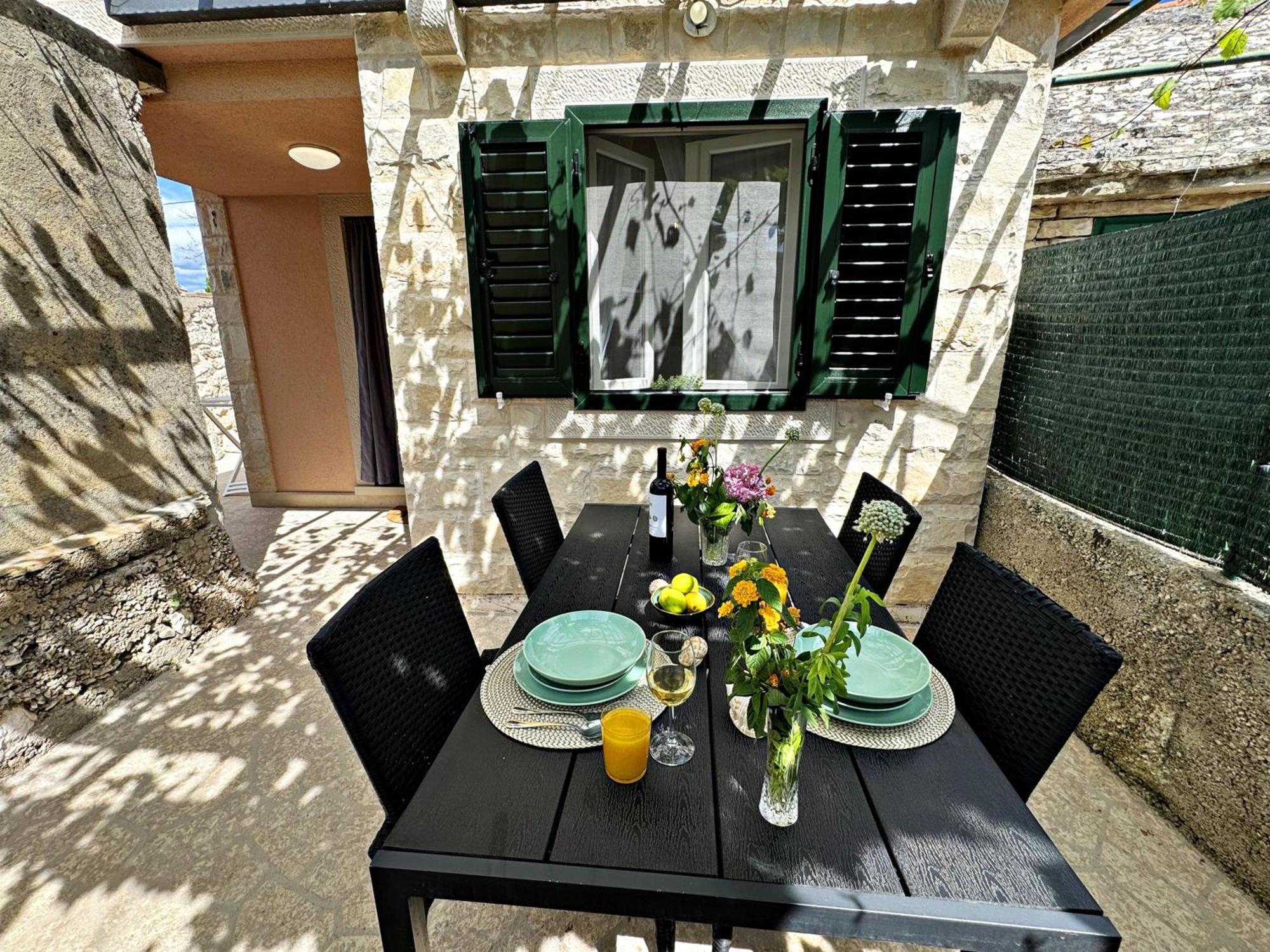Studio Apartment Matoni Постира Экстерьер фото